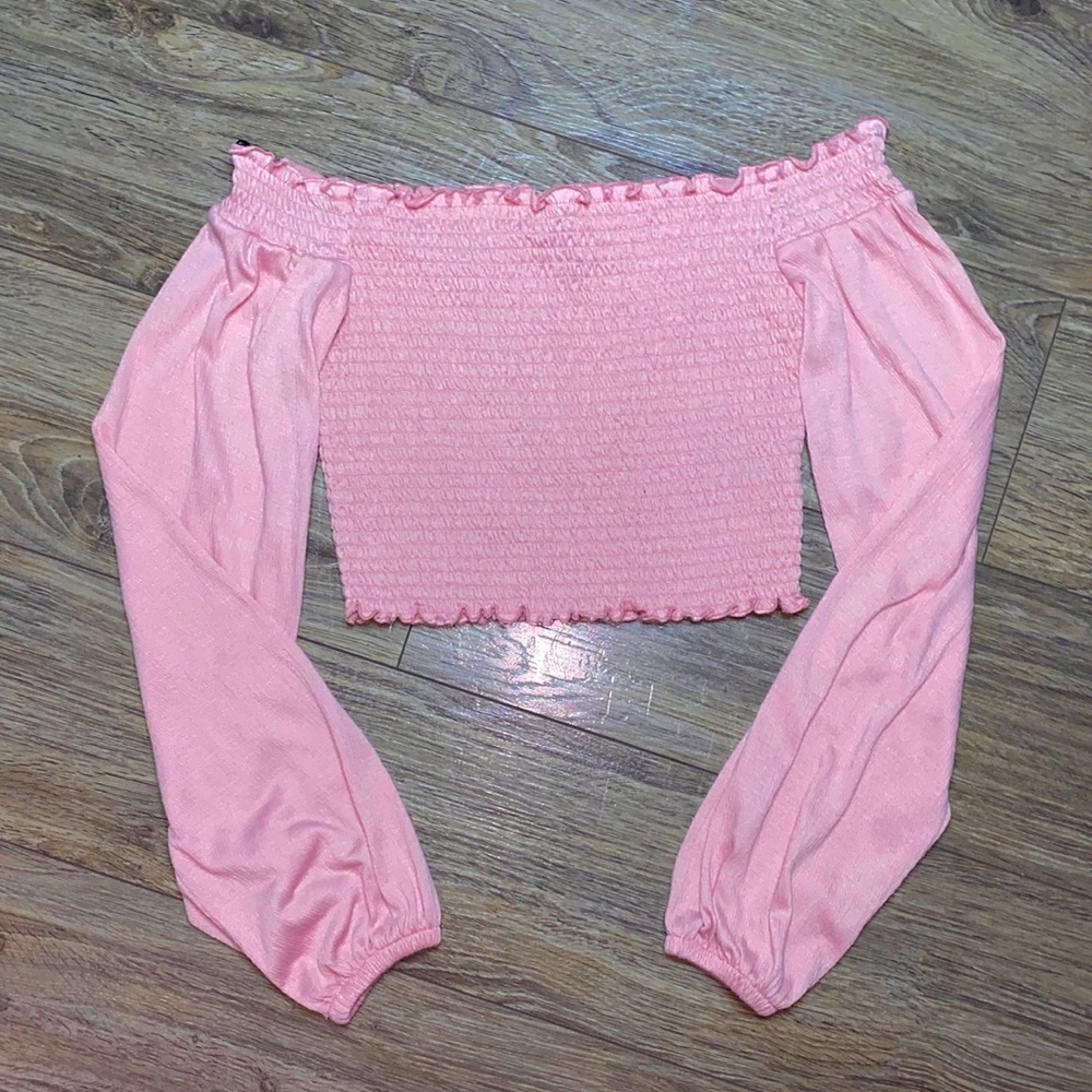🌸 H&M off the shoulder pink crop top